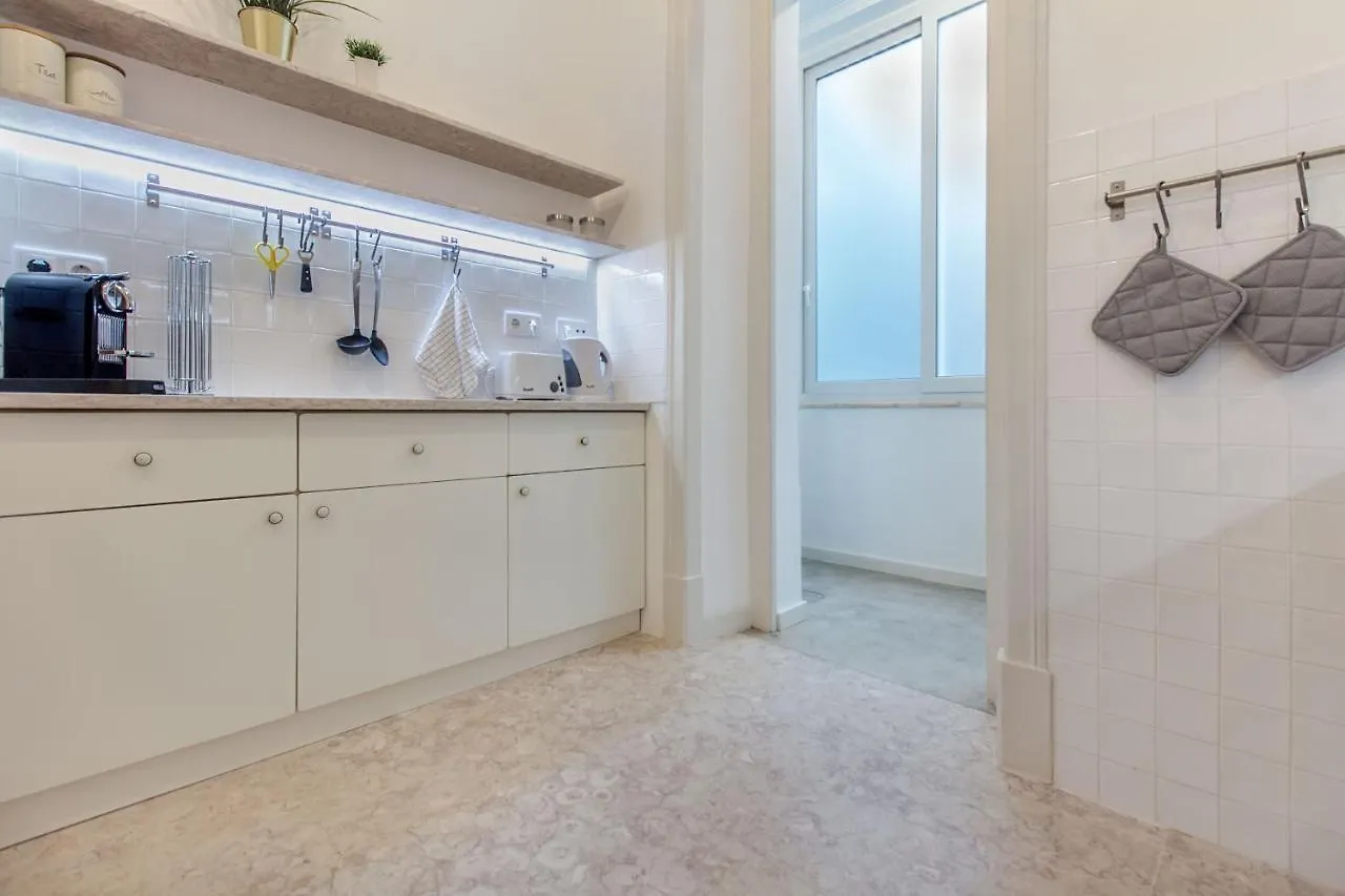 Guest Inn Bica Apartment Lisbon